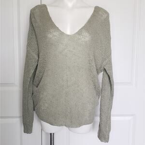 Moon & Madison Sage Green Loose Lightweight Knit Twist Back Sweater M